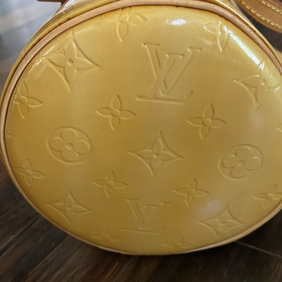 Louis Vuitton Yellow Vernis Bedford Papillon Shoulder Bag - Picture 3 of 15